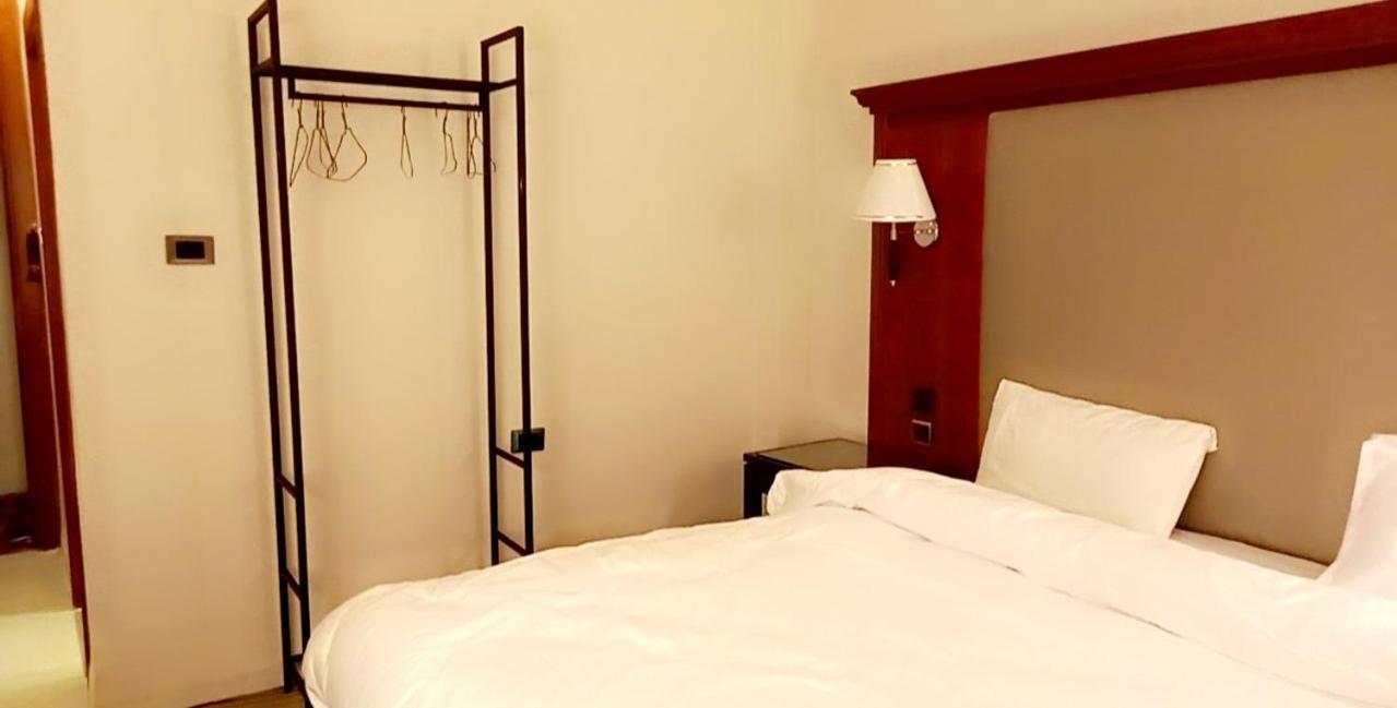 P.A.S.H.A Boutique Hotel Amman Bagian luar foto